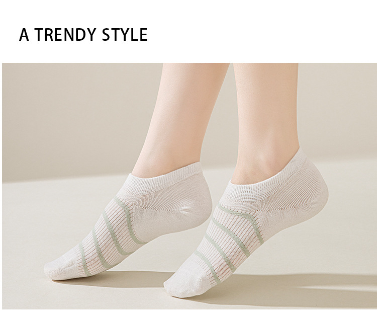 جوارب نسائية غير ظاهرة مخططة