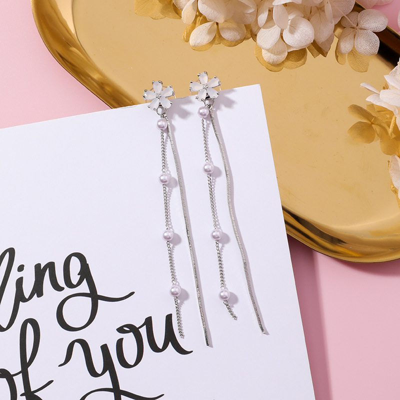 Pembe Kiraz Çiçeği Püsküllü Zirkonya Küpeler