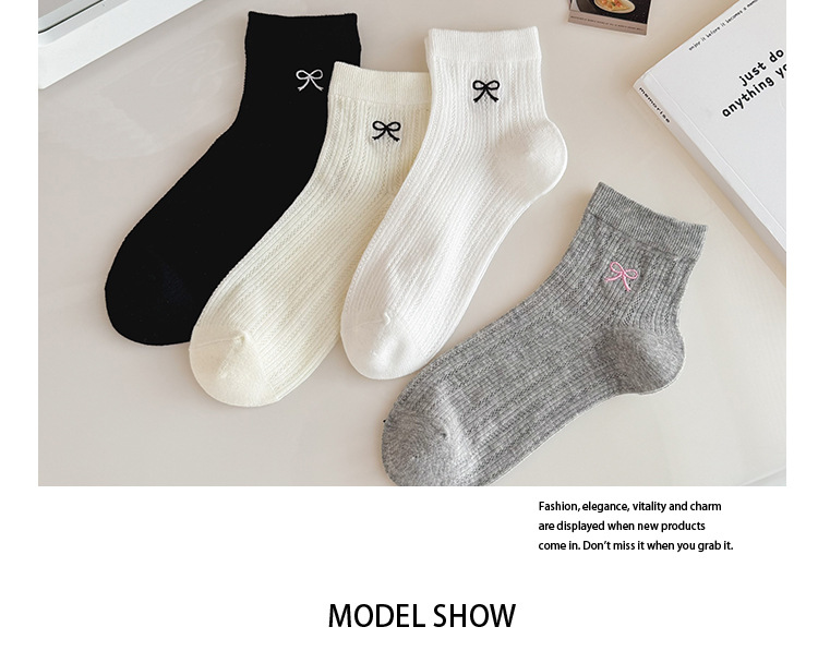 جوارب نسائية صيفية قصيرة بتطريز ربطة