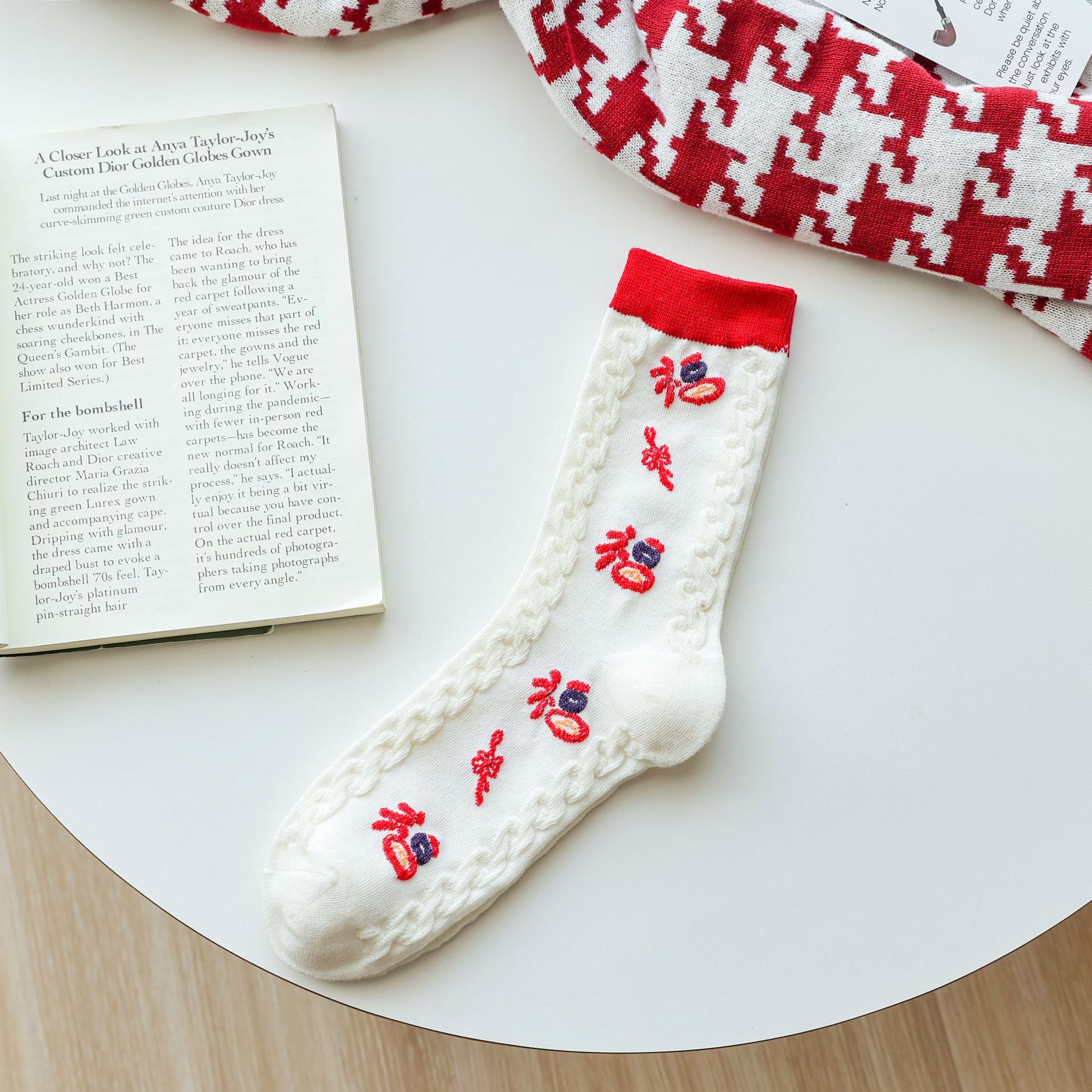 Röda bomullsstrumpor mid-calf för damer