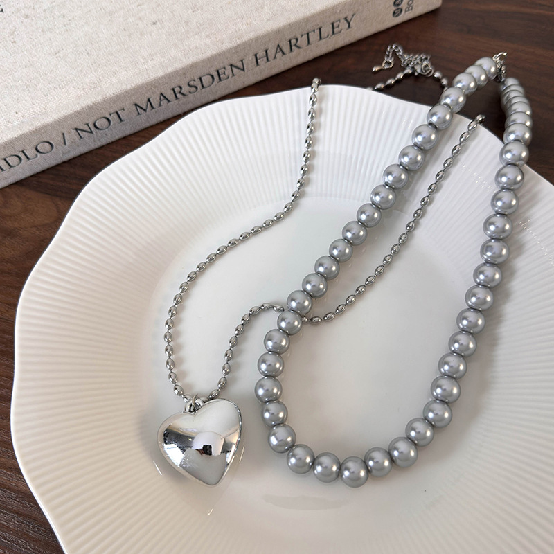 Srebrny Naszyjnik z Perłowym Sercem