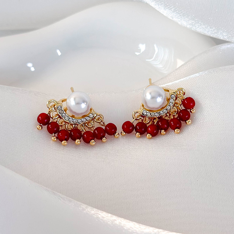 Orecchini con Perle e Nappe Rosse