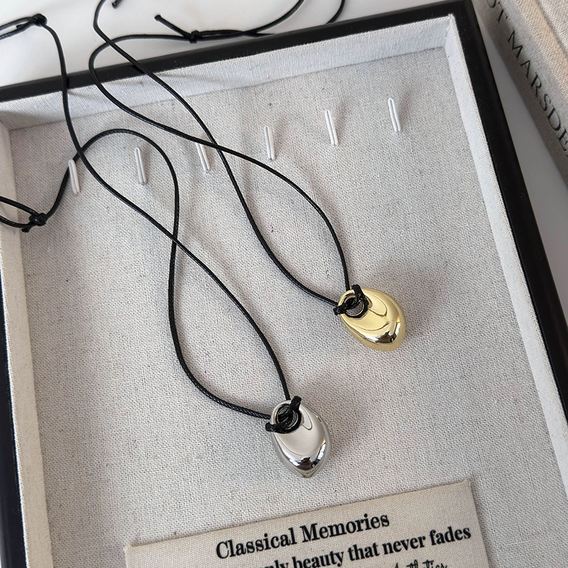 Геометричний кулон-біб