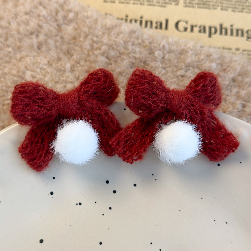 Χειμωνιάτικα πλεκτά σκουλαρίκια με φιόγκο και πομπόν