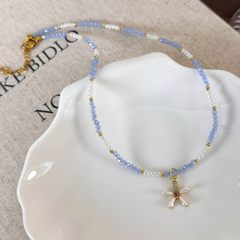 Кришталево-перлинне намисто з п'ятипелюстковою квіткою