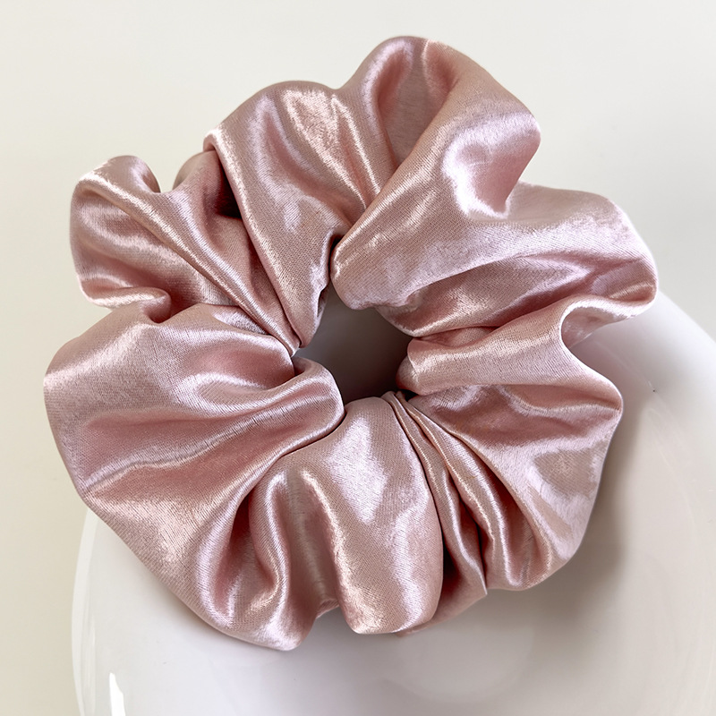 クリームサテンスクランチー