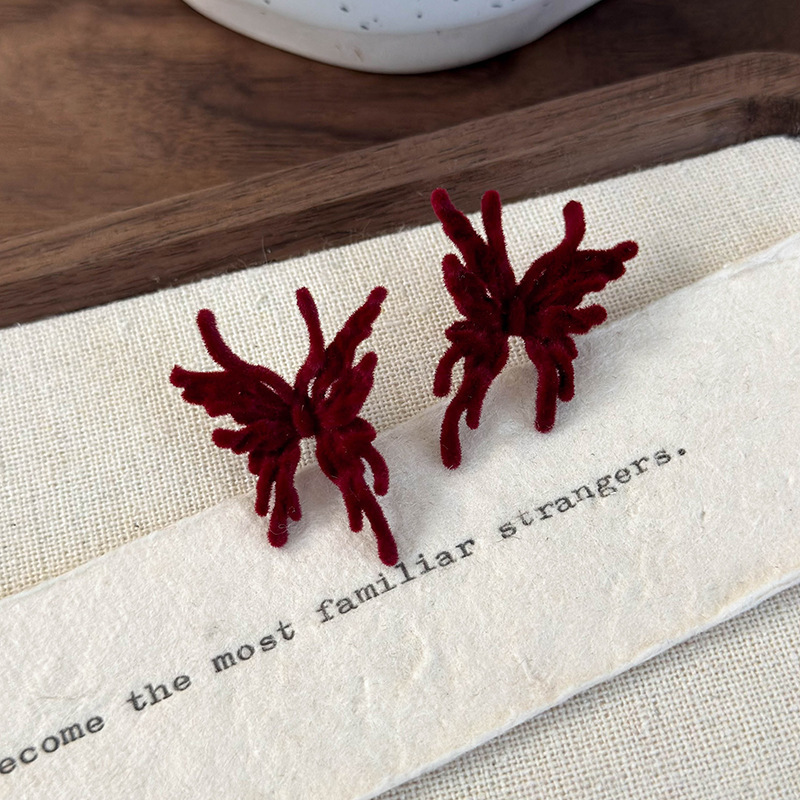 Burgu Flok Çiçekli Küpeler