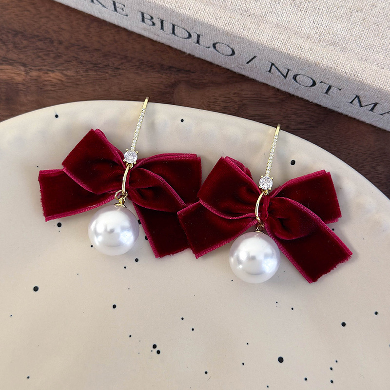 Burgu Flok Çiçekli Küpeler