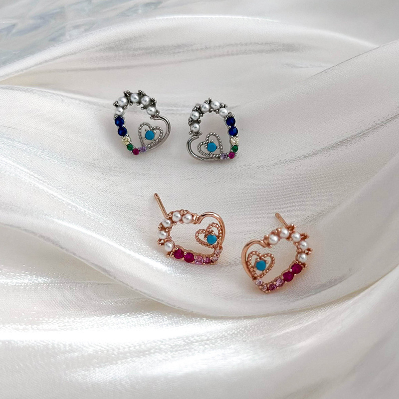 أقراط قلب مجوفة