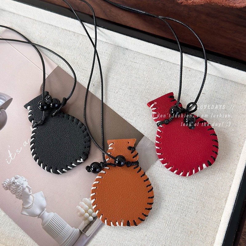 Leder Halskette mit Vasen-Anhänger