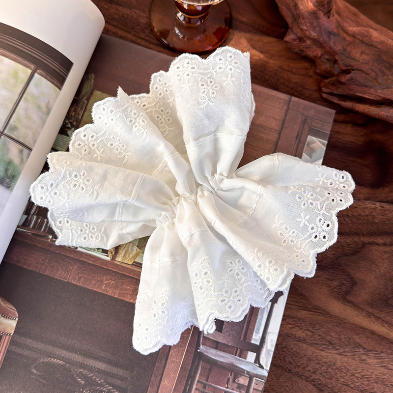 オーバーサイズレーススクランチ