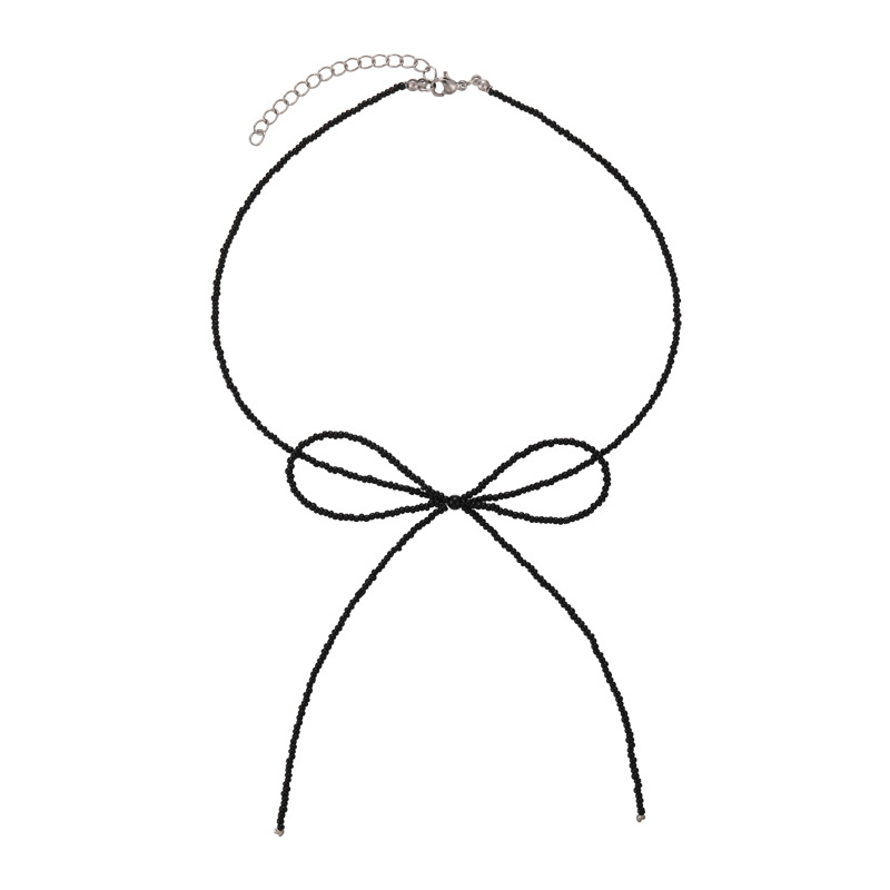 Чорне намисто з бантом