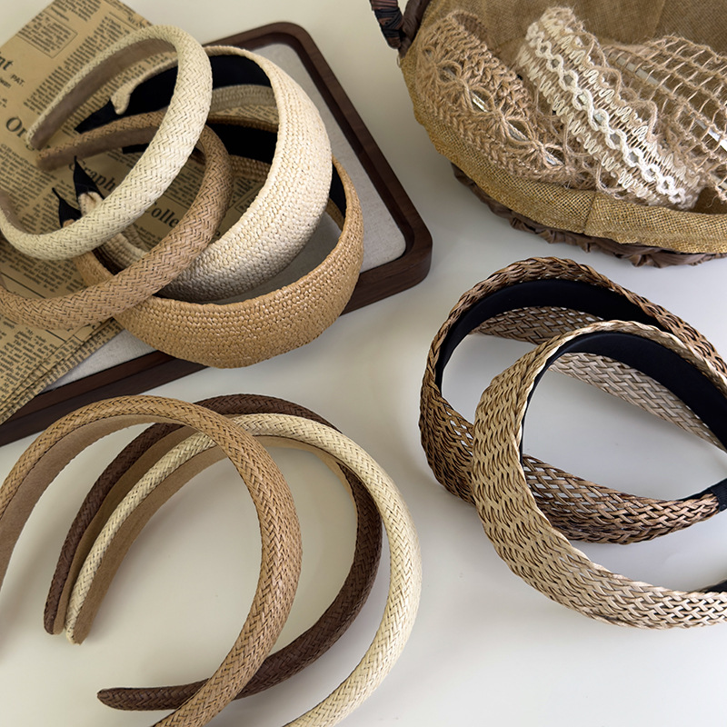 Diadema de Paja de Ala Ancha