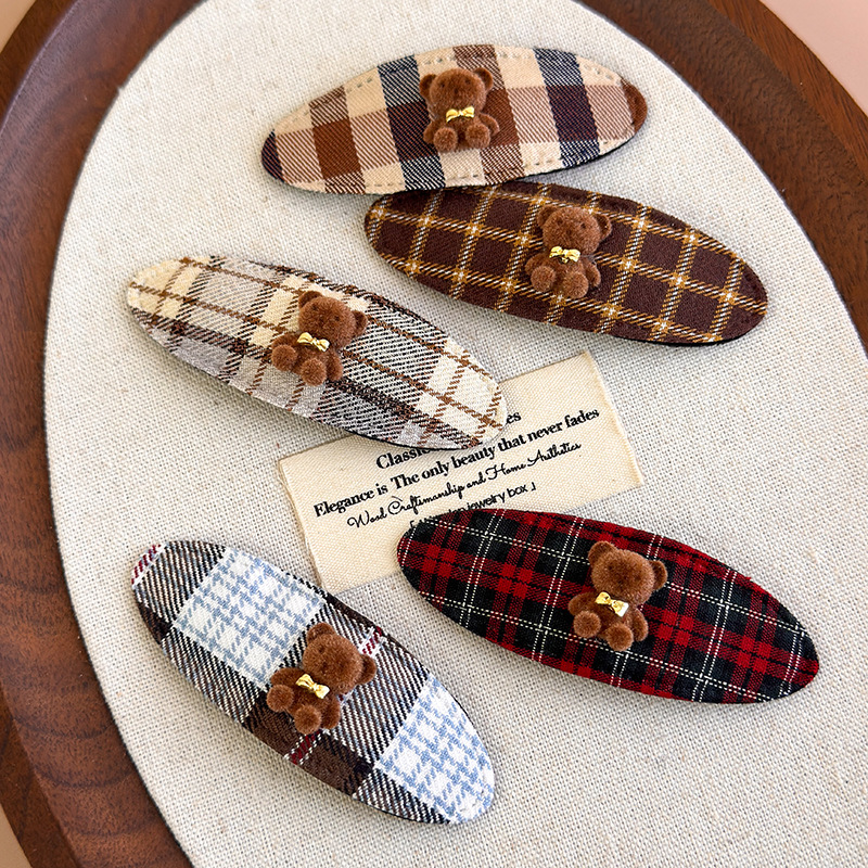 Pin para el Cabello de Osito de Peluche con Cuadros