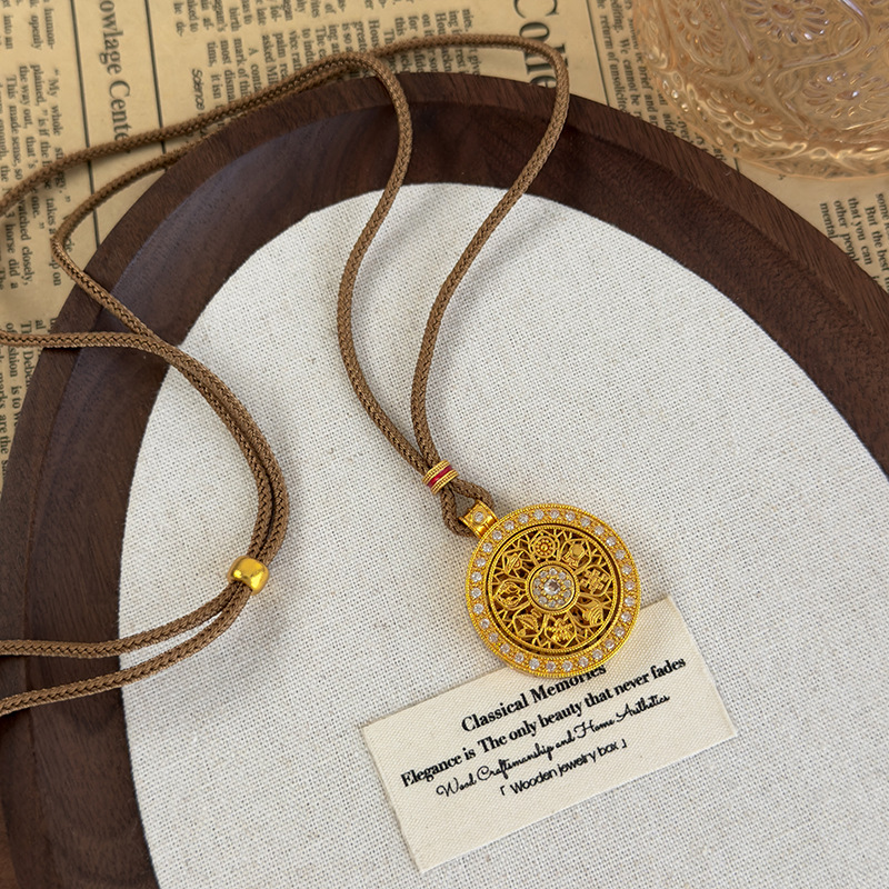 Кулон-компас геометричний