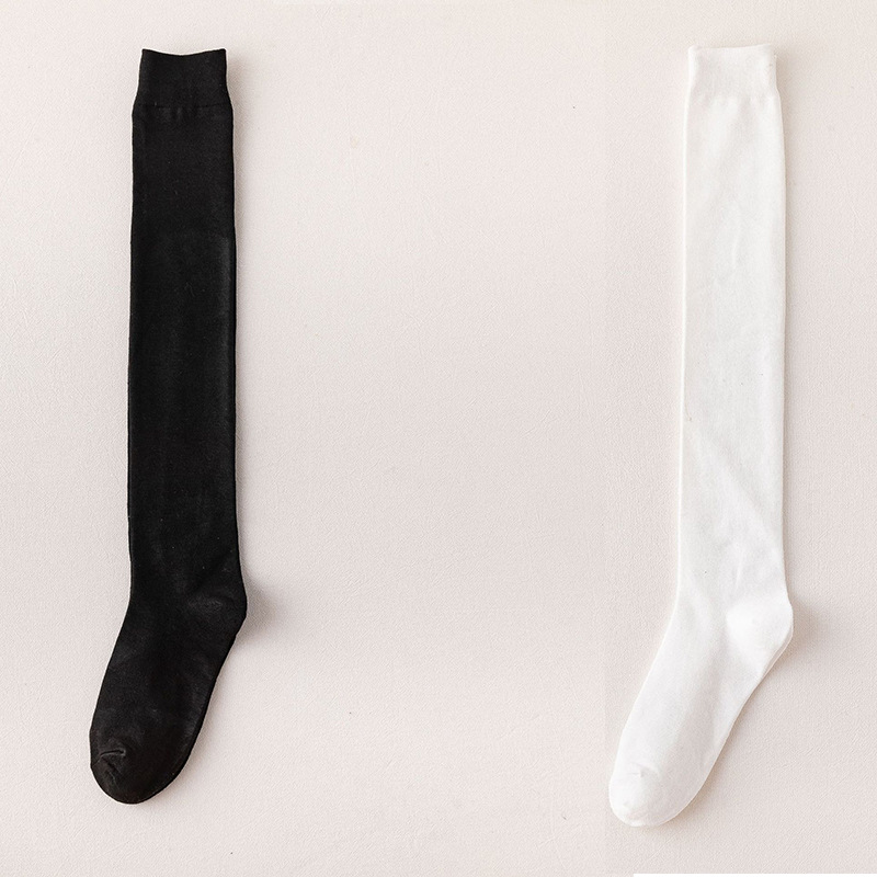 Meias Femininas de Cano Médio e Cano Alto