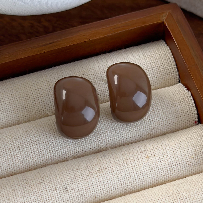 Geometrické Hnědé Náušnice s Kapkovým Glazurou