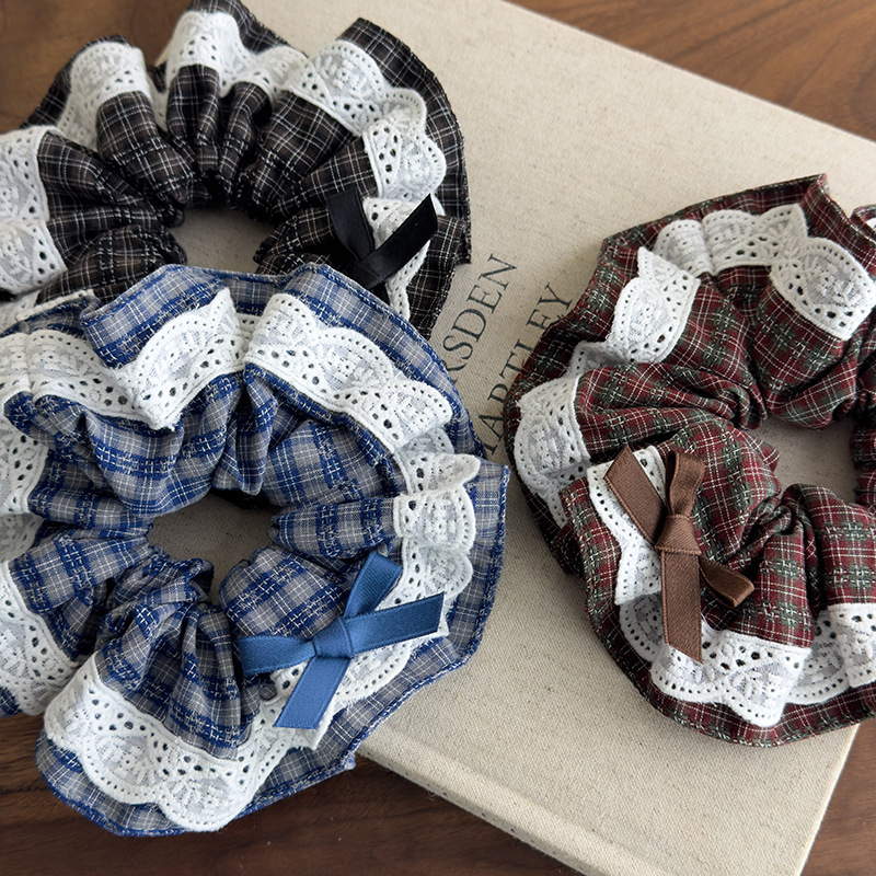 Ruitmönster Scrunchies med Spetskant