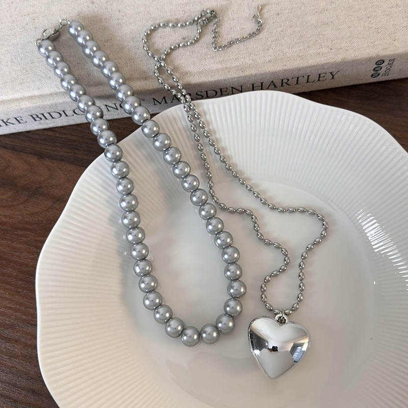 Srebrny Naszyjnik z Perłowym Sercem