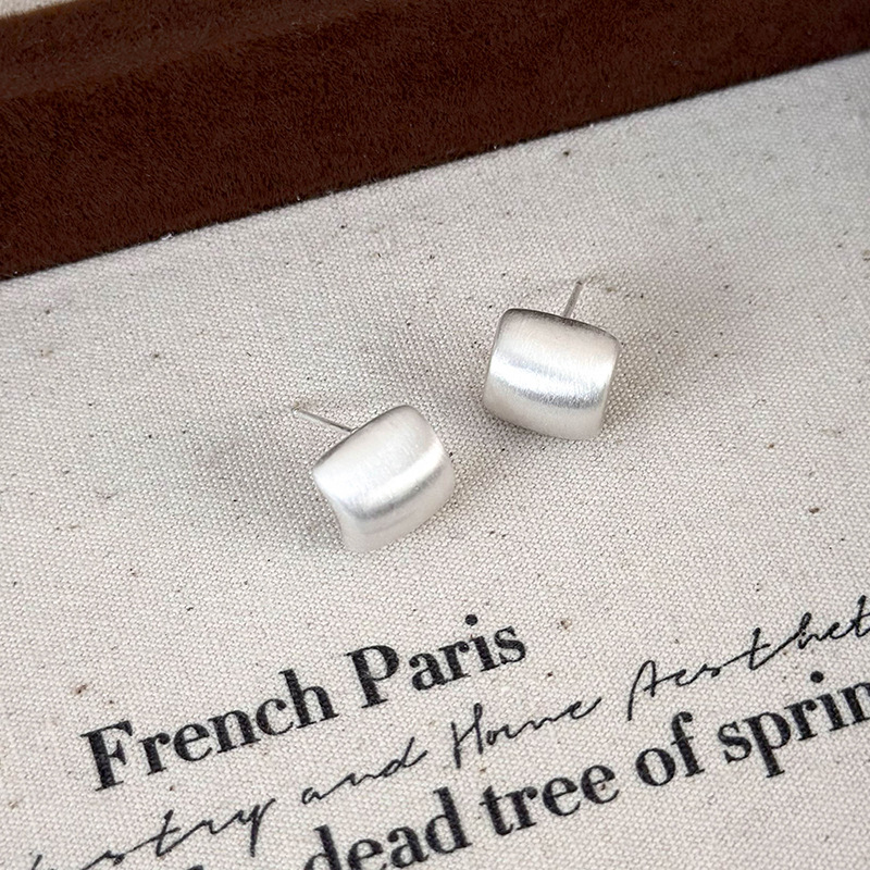 브러시드 메탈 매트 기하학 귀걸이