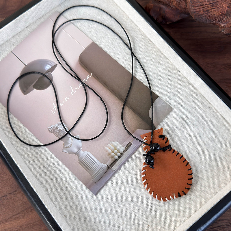 Leder Halskette mit Vasen-Anhänger