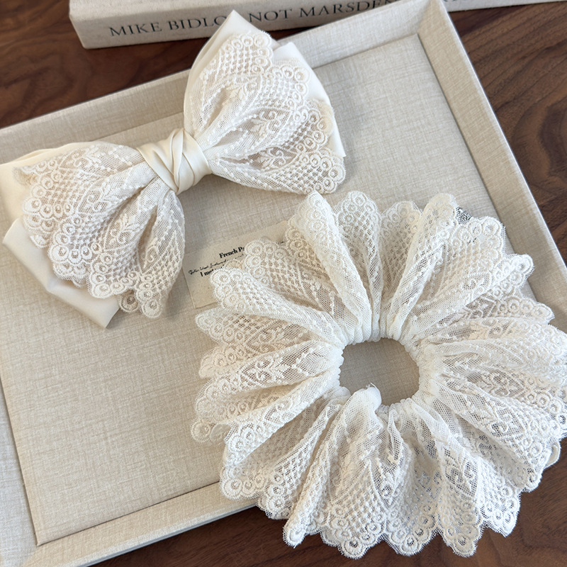 Hafciana Gumka do Włosów z Koronką