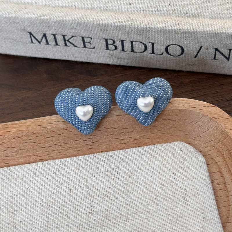 Orecchini Cuore e Tondo Blu Chiaro