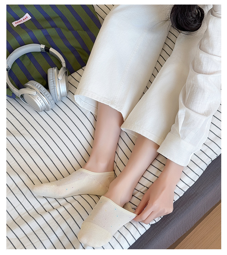 ถุงเท้าไม่มีขอบสตรี