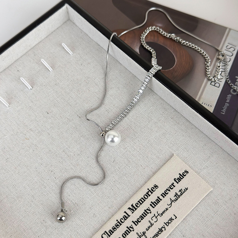 Náhrdelník s Perlami a Krystaly