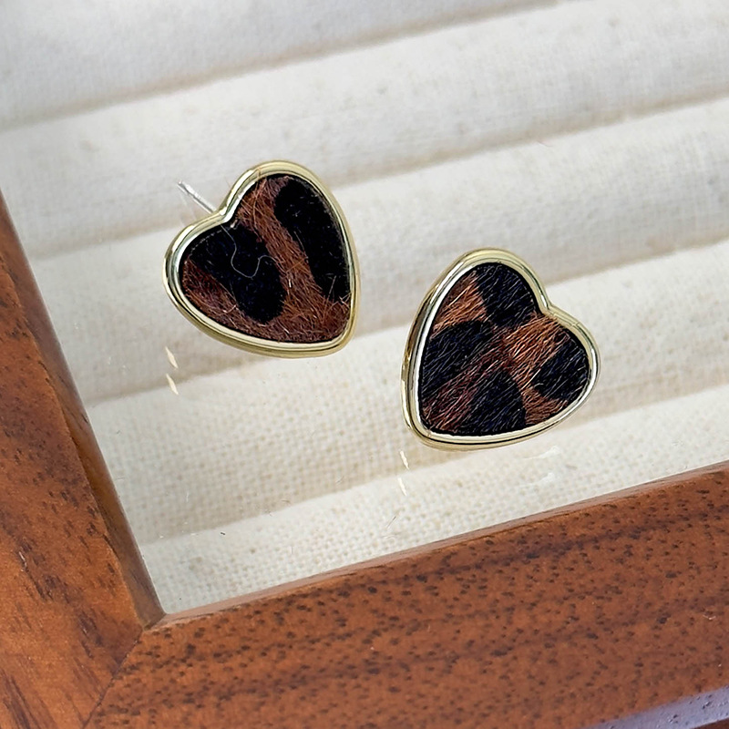 Geometrické Náušnice Srdce s Leopardím Potiskem