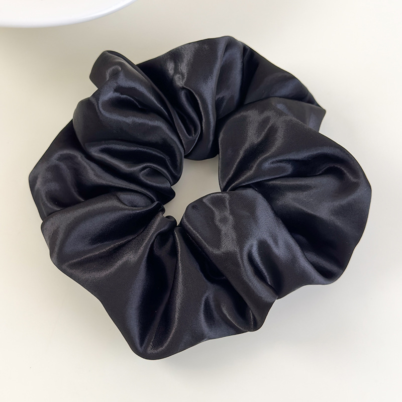 クリームサテンスクランチー