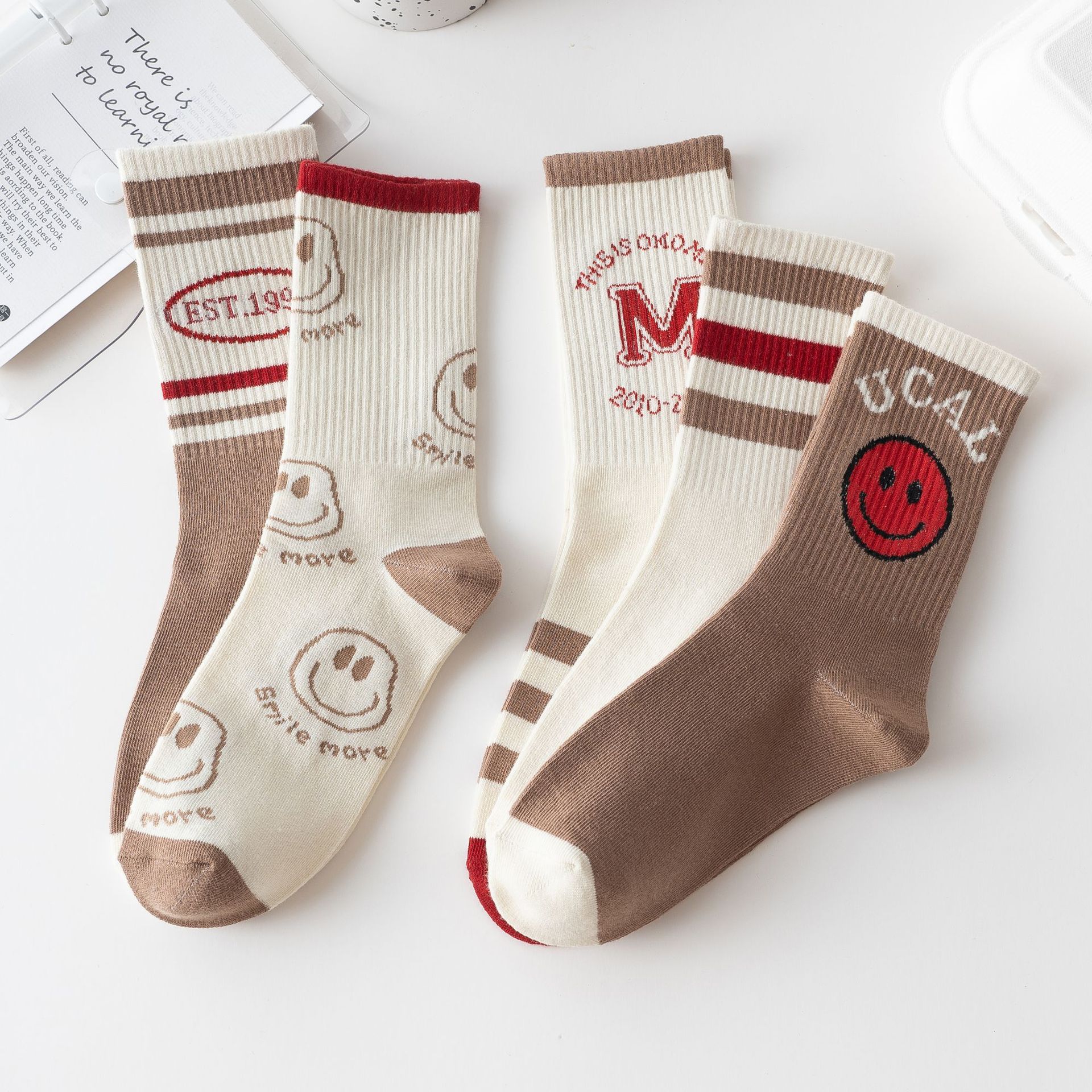 Meias Mid-Calf com Carinhas Sorridentes