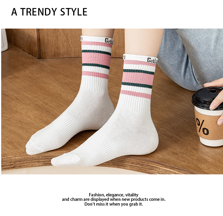 Podkolenky s duhovými pruhy