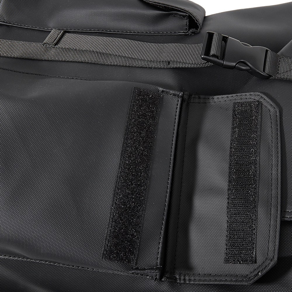 남성 미니멀리스트 노트북 백팩