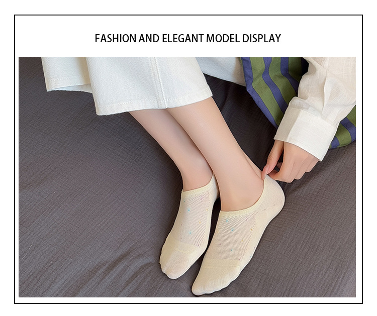 ถุงเท้าไม่มีขอบสตรี