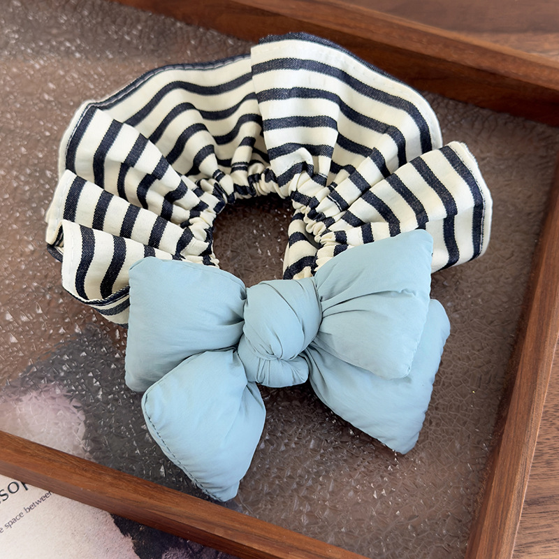 リボンストライプスクランチーヘアタイ
