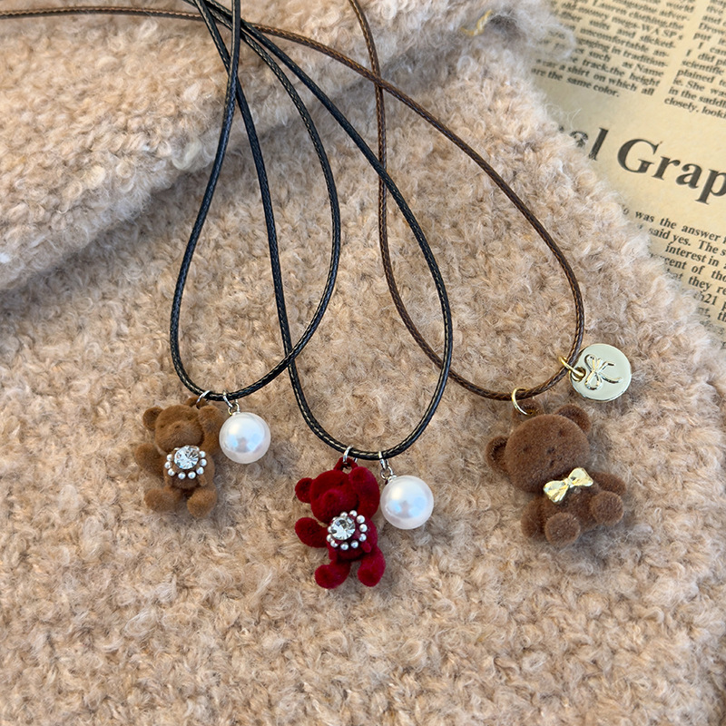 Κολιέ με Φλοκέ Καθήμενο Αρκούδα