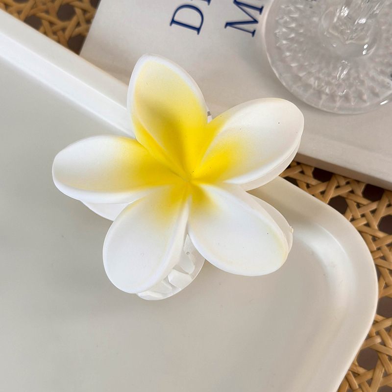 Jepit Rambut Cakar Bunga Frangipani
