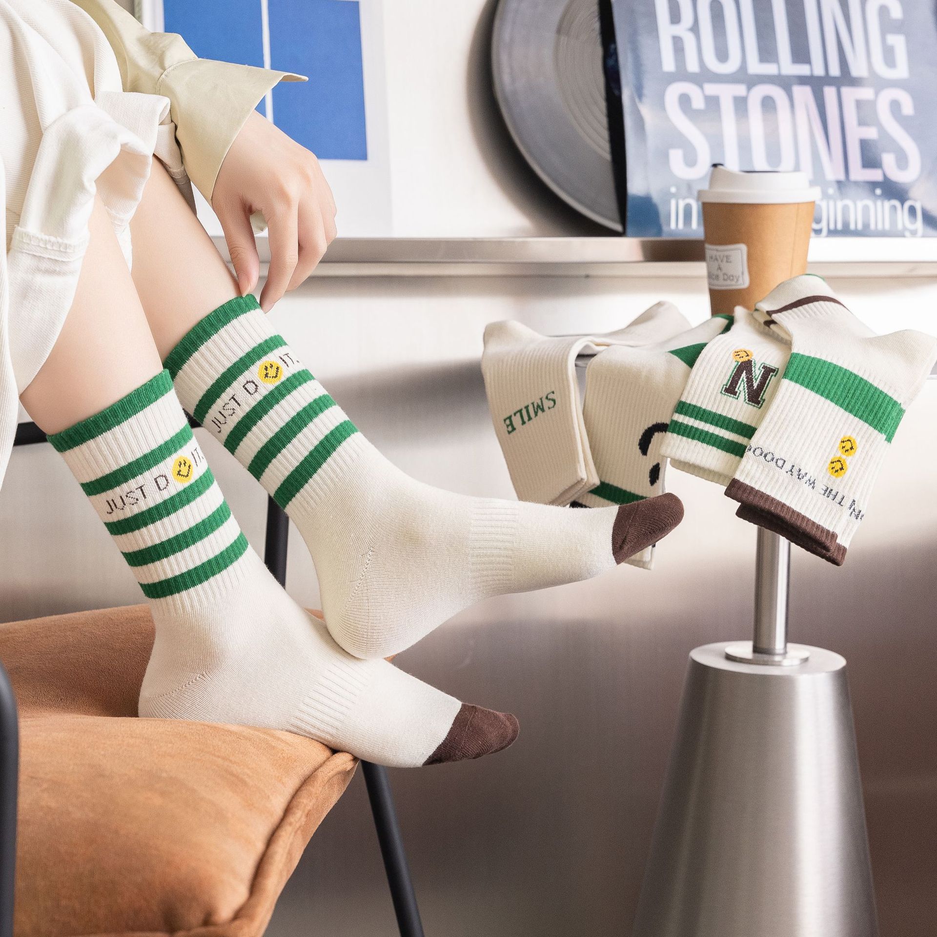 ถุงเท้าผู้หญิง Mid-Calf