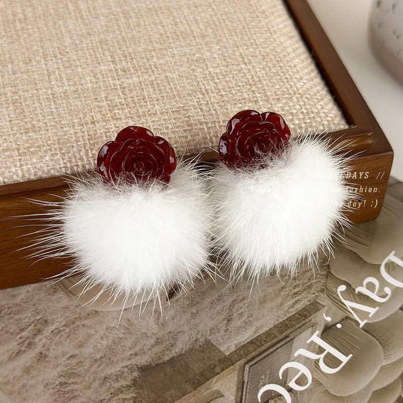 Мягкие Серьги-Помпоны