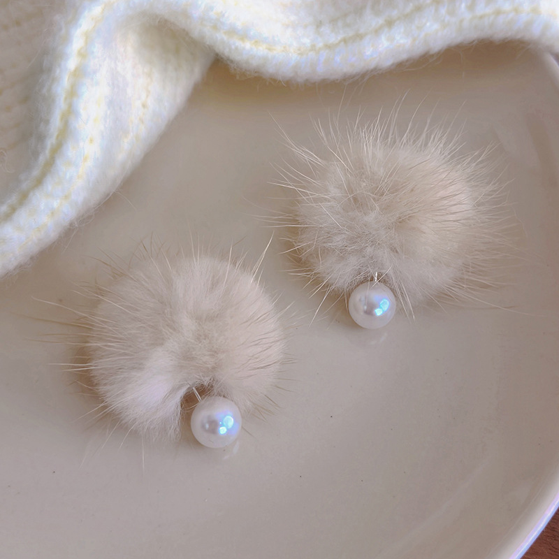 Orecchini Reversibili con Pompon e Perle