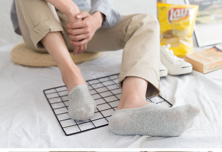 ถุงเท้าไม่โชว์ขอบผู้ชาย