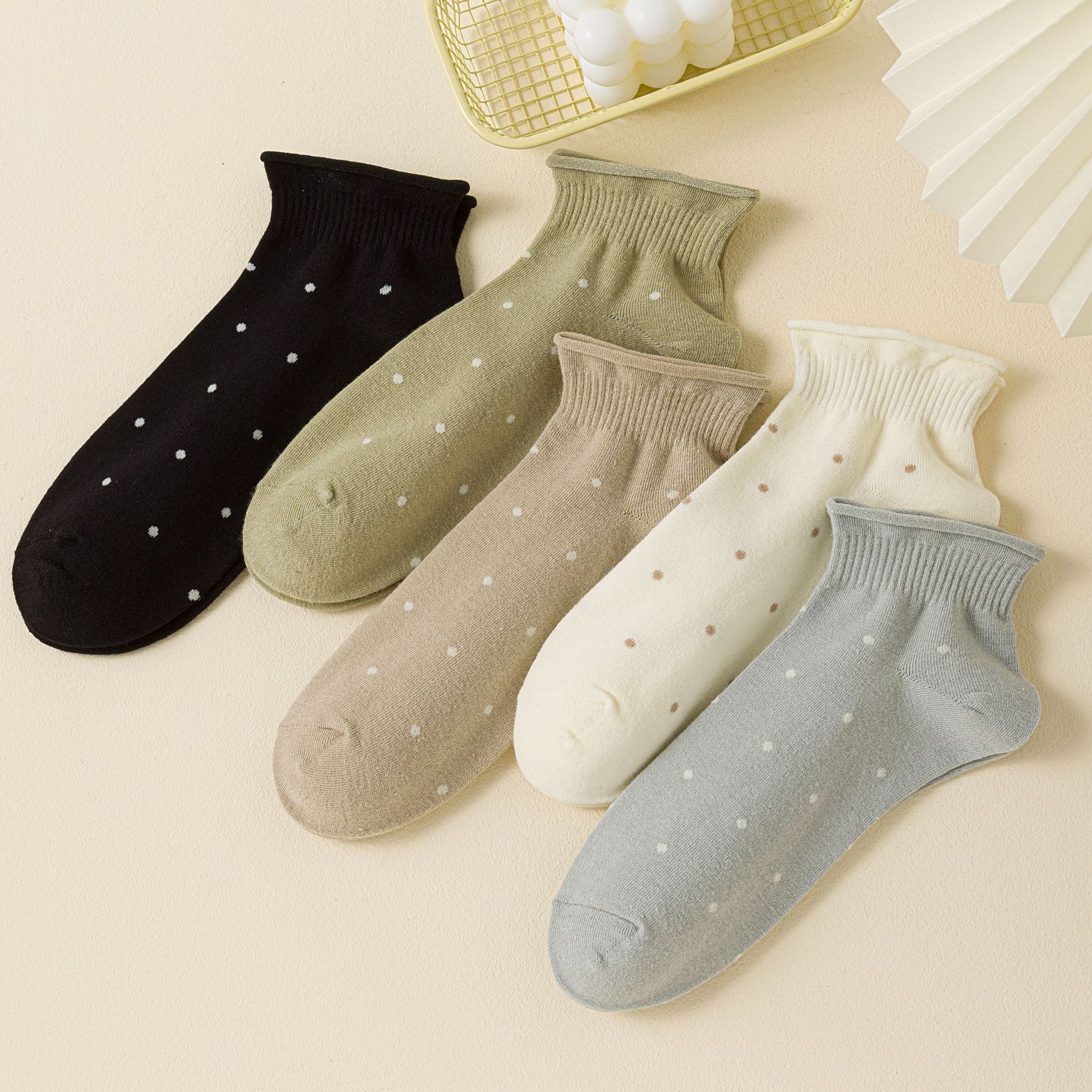 جوارب كاحل بنقشة البولكا دوت