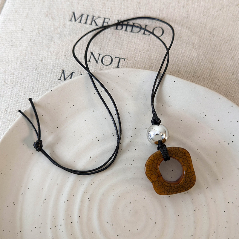 สร้อยคอเครื่องประดับกระดูกอูฐเรขาคณิต