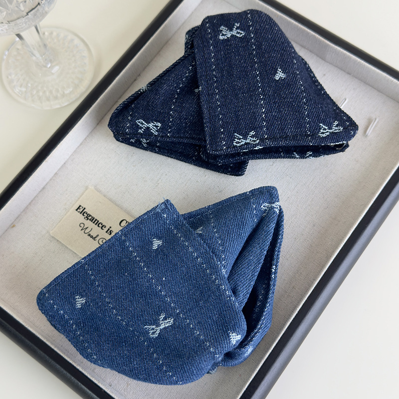 Agravă Triunghiulară din Denim cu Fundiță