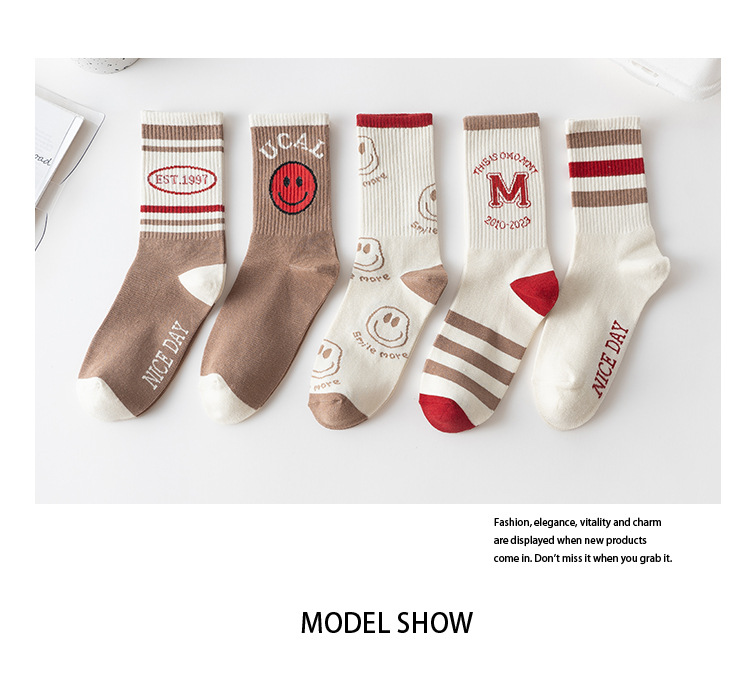 Meias Mid-Calf com Carinhas Sorridentes