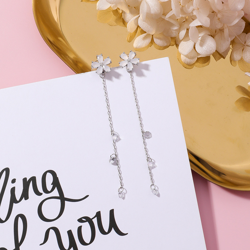 Pembe Kiraz Çiçeği Püsküllü Zirkonya Küpeler