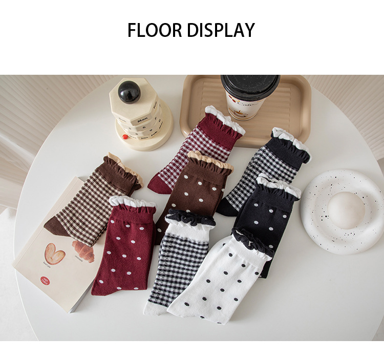 Meias Femininas de Xadrez e Bolinhas