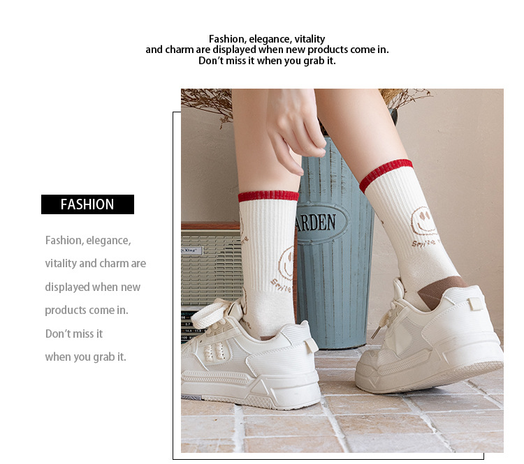 Meias Mid-Calf com Carinhas Sorridentes