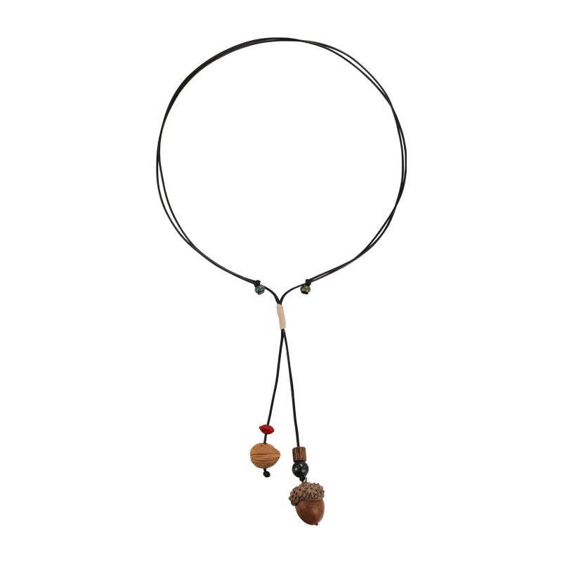 قلادة صنوبر خزفية مضفورة